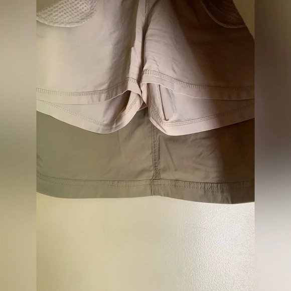 Eddie Bauer Horizon Skort - Size 4- tan khaki - Picture 3 of 7